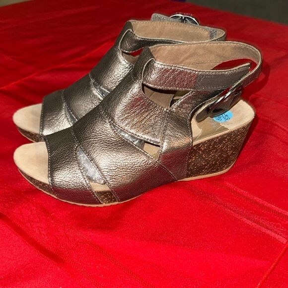 DANSKO Metallic Bronze Open-Toe Wedge Sandals Size 36 - Picture 1 of 11